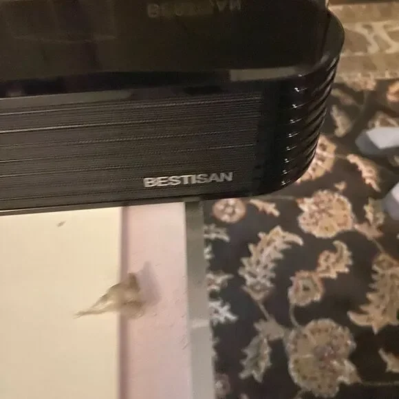 Bestisan Sound Bar an Subwoofer
